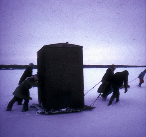 1971-12-27-movingfishhouse